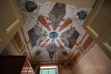 Prestigioso Palazzo con Corte e Giardino a Riposto