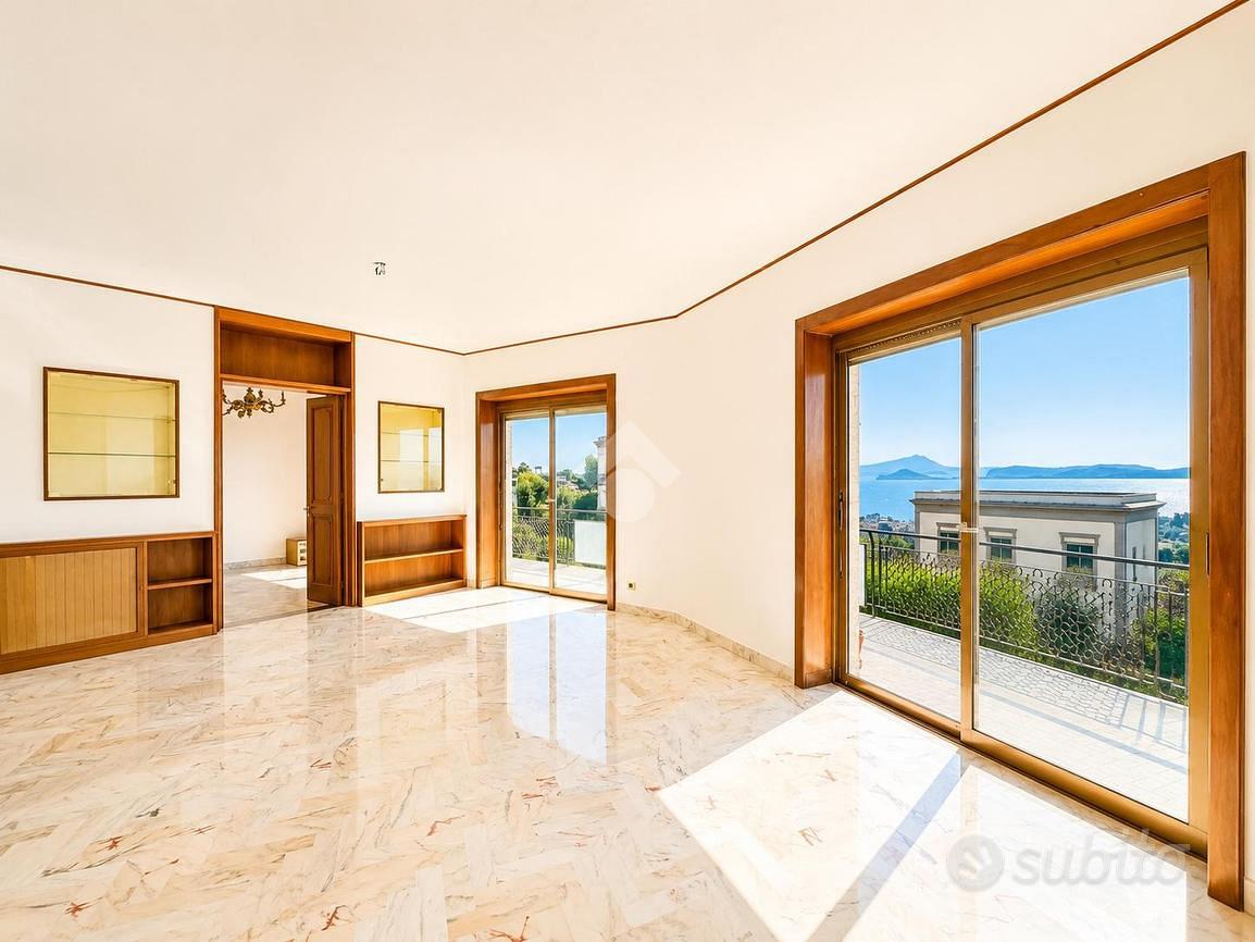 Apartment in Napoli, Villanova di Posillipo, Municipalità 1 - Altro