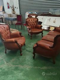 divano e due poltrone