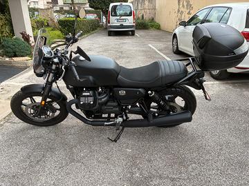 moto guzzi v7 stone
