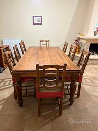 tavolo sala da pranzo in legno rustico con sedie