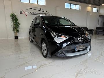 Toyota Aygo Connect 1.0 VVT-i 72 CV 5 porte x-wave