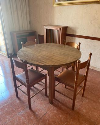 Tavolo da pranzo in legno + 4 sedie