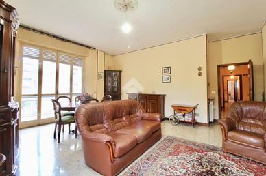 4 LOCALI A REGGIO NELL'EMILIA