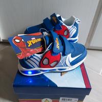 Scarpe Spiderman bambino con luci numero 28 nuove 