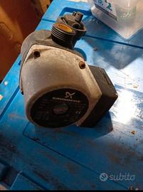 gruppo pompa caldaia vaillant