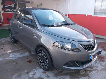 Lancia Ypsilon 1.0 FireFly 5 porte S&S Hybrid Gold