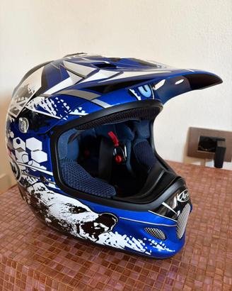 Casco Arai motocross e occhiali perfetti.