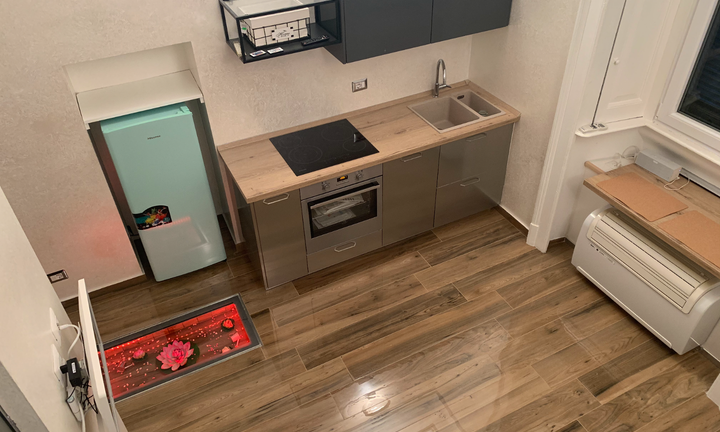 Monolocale di design in palazzo storico cso Italia