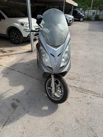 Peugeot satelis 250
