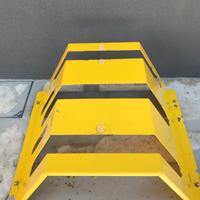 Rastrelliera per biciclette e monopattini