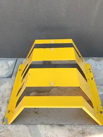 Rastrelliera per biciclette e monopattini