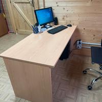 scrivania d'ufficio 