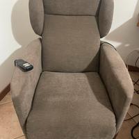 Poltrona alzapersona /relax elettrica