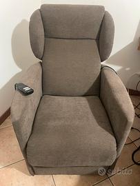Poltrona alzapersona /relax elettrica