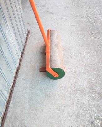 Rullo in ferro per giardinaggio