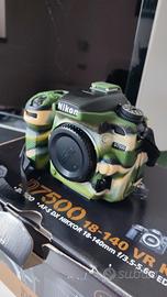 Nikon D 7500 solo corpo 