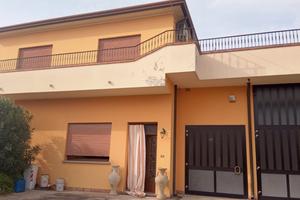 Abitazione in buonissimo stato con grade garage