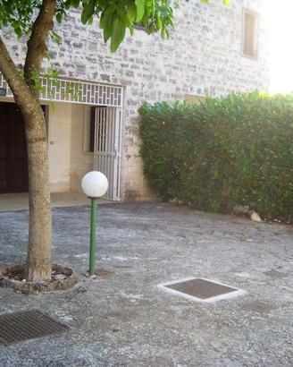 Selva di Fasano, viale Toledo, Casa ammobiliata
