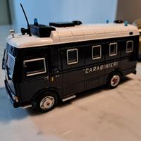 modellino camioncino dei carabinieri
