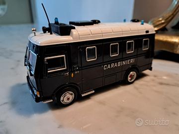 modellino camioncino dei carabinieri