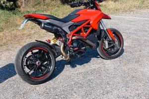 DUCATI HYPERMOTARD 821