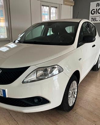 Lancia Ypsilon 0.9 TwinAir 85 Cv 5p Ecochic Metano