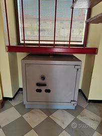 CASSAFORTE FUORI MURO