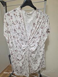 Maglie camicie e pantaloni stock 3