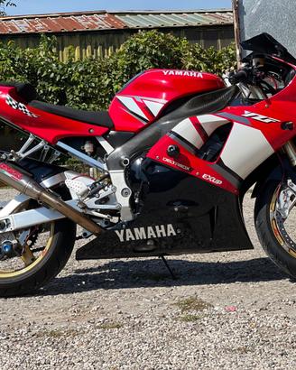 Yamah r1 RN04 2001
