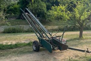 Carica balle di fieno nastro elevatore per balline