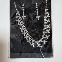 Elegante parure di bigiotteria composta da collana