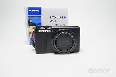 Olympus Stylus XZ-10 - scatola + 3 Batterie