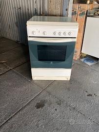 Cucina a 4 fuochi e forno a gas indesit bianca fun