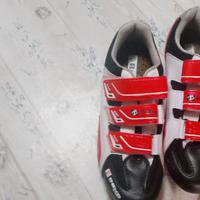 Scarpe da bici Shimano e Deko