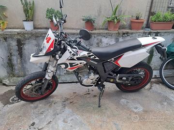 Derbi senda sm 125 4t (pezzi di ricambio)