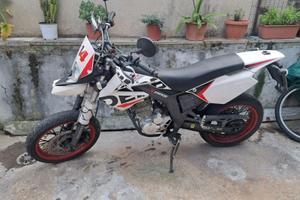 Derbi senda sm 125 4t (pezzi di ricambio)