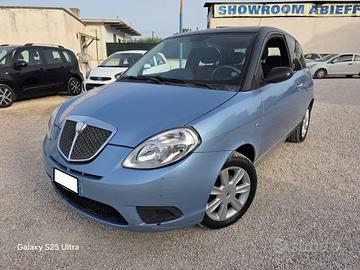 Lancia Ypsilon 1.3 MJT 90 CV Platino