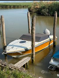 Barca motoscafo four winns liberator 201