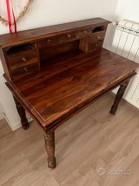 Scrivania in legno massello