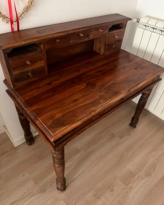 Scrivania in legno massello
