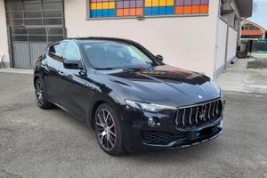 Maserati Levante 3000 V6 diesel 275 Cv