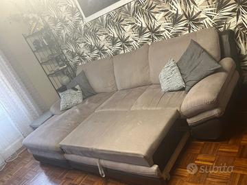 Divano 3 posti con chaise long