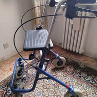 Deambulatore e sedia a rotelle