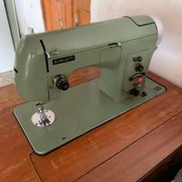 Macchina da cucire vintage Borletti