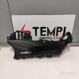 Pavimento Dx Yamaha T-Max 530 8dal 2017 al 2019) 5