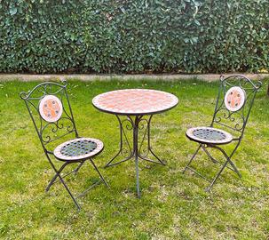 Tavolo e sedie da esterno
