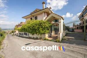 Appartamento di 115 m² con 5 locali e box auto a M