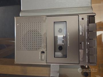 Registratore a cassette portatile vintage