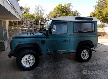Land Rover Defender 90